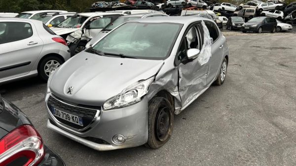 Calculateur PEUGEOT 208 1 PHASE 2 Essence image 4