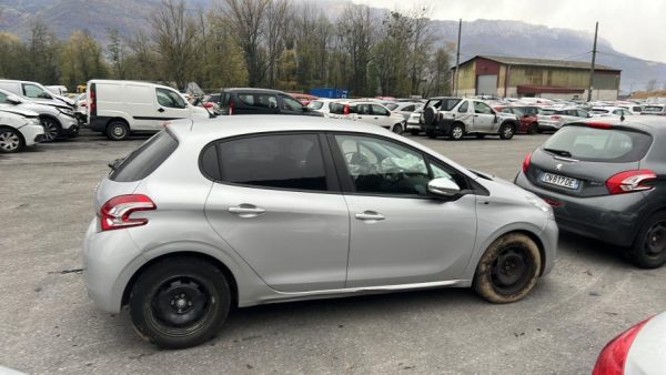 Custode avant gauche (porte) PEUGEOT 208 1 PHASE 2 Essence image 7