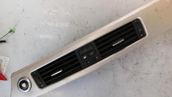 Aerateur tableau de bord BMW SERIE 3 E90 PHASE 1 Diesel image 2