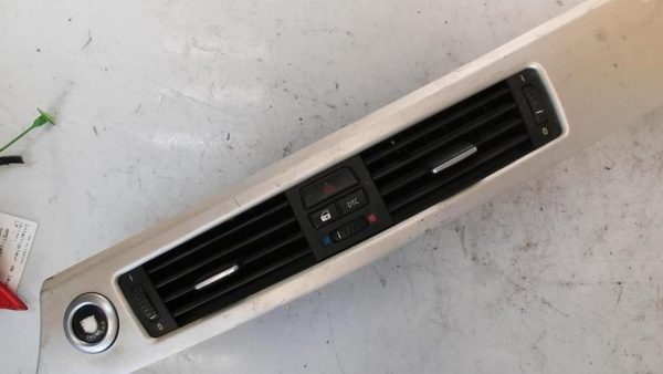 Aerateur tableau de bord BMW SERIE 3 E90 PHASE 1 Diesel image 3