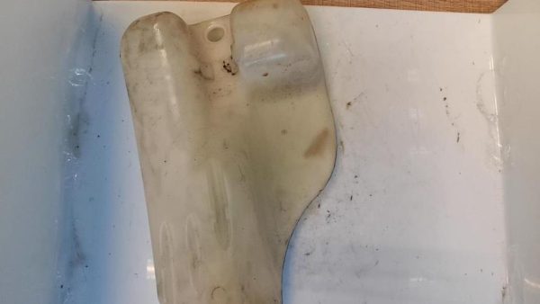 Vase de lave glace RENAULT MEGANE 3 PHASE 1 COUPE Diesel image 1