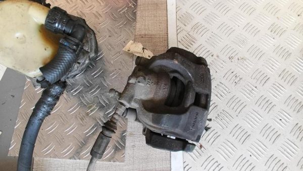 Etrier avant droit (freinage) VOLVO S 60 2 PHASE 1 Diesel image 3