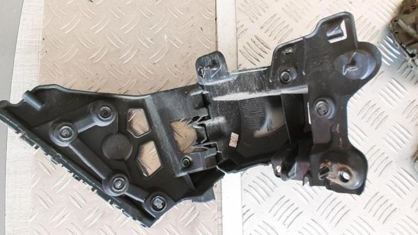 Support de pare chocs arriere RENAULT CLIO 4 PHASE 2 Diesel image 1