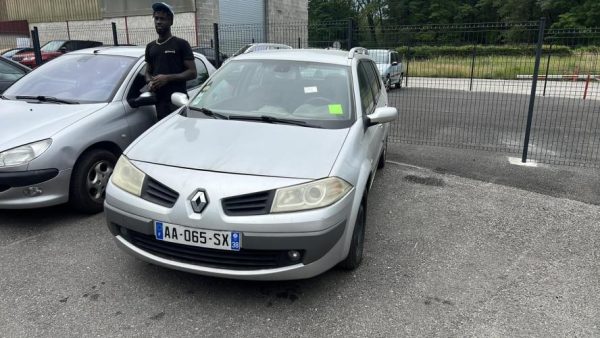 Vitre avant droit RENAULT MEGANE 2 PHASE 2 BREAK Diesel image 4