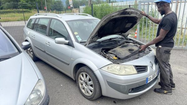 Vitre avant droit RENAULT MEGANE 2 PHASE 2 BREAK Diesel image 6