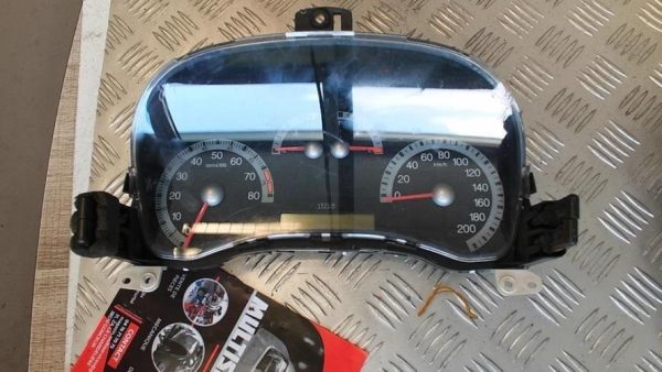 Compteur FIAT PUNTO 2 PHASE 1 Essence image 1