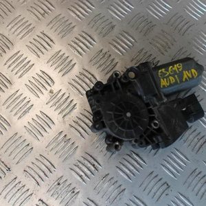 Moteur leve vitre avant droit AUDI A4 1 AVANT PHASE 1 BREAK Diesel image 1