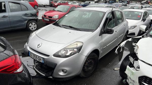 Trappe d'essence RENAULT CLIO 3 PHASE 2 Diesel image 3