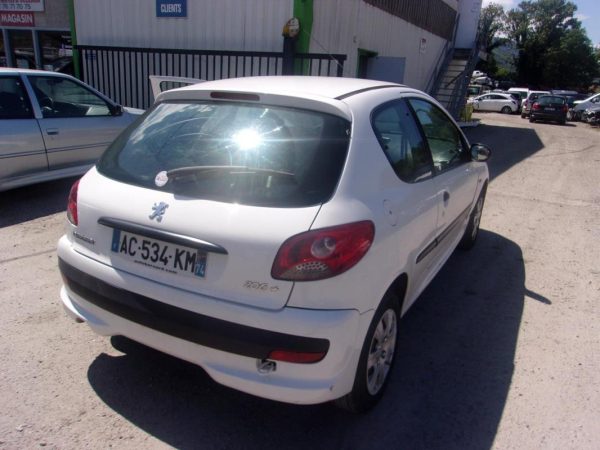 Boitier servitude moteur (BSM) PEUGEOT 206+ Diesel image 6