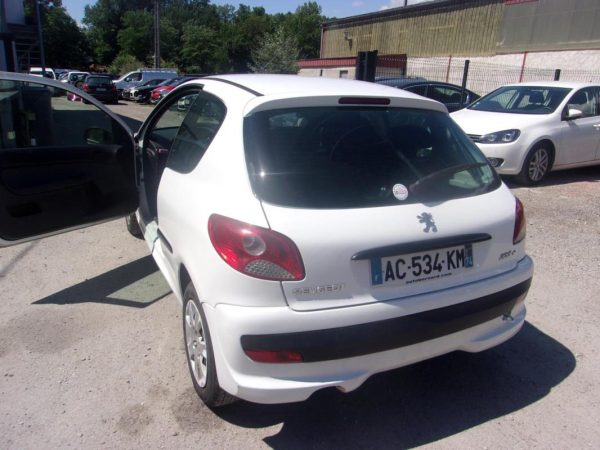 Boitier servitude moteur (BSM) PEUGEOT 206+ Diesel image 7