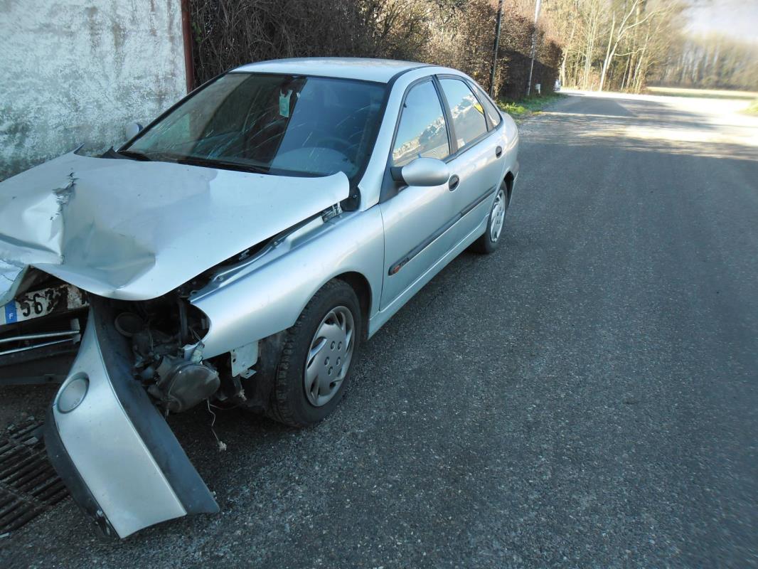 Retroviseur droit RENAULT LAGUNA 1 PHASE 2 Diesel image 5