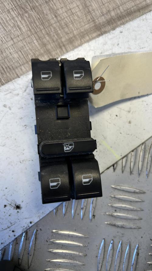 Interrupteur de leve vitre avant gauche SEAT LEON 2 PHASE 1 Diesel image 1
