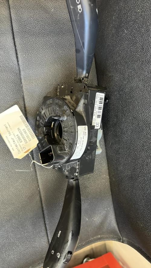 Contacteur tournant VOLKSWAGEN POLO 4 PHASE 2 Essence image 1