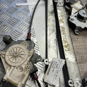 Leve vitre electrique avant gauche NISSAN MICRA 3 PHASE 1 Diesel image 1