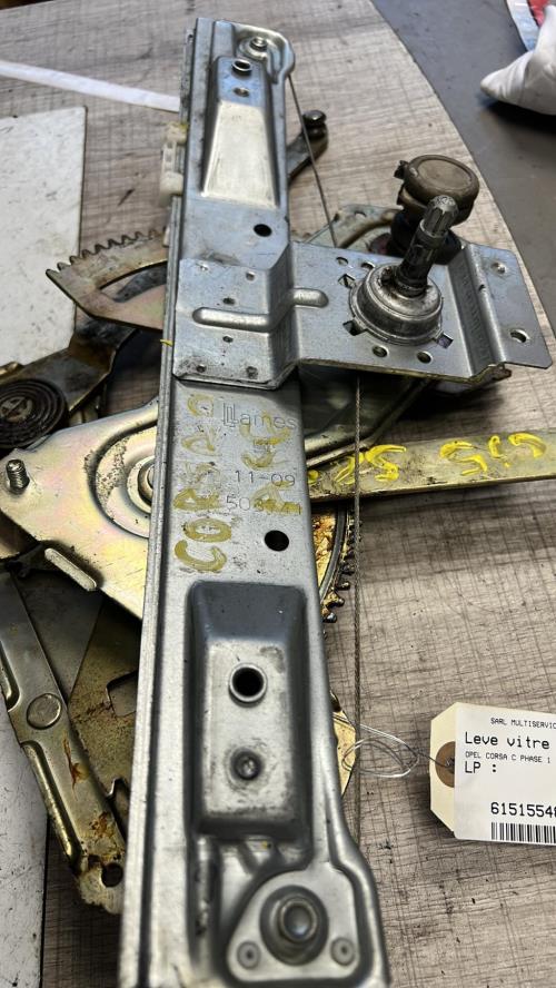 Leve vitre mecanique arriere gauche OPEL CORSA C PHASE 1 image 1