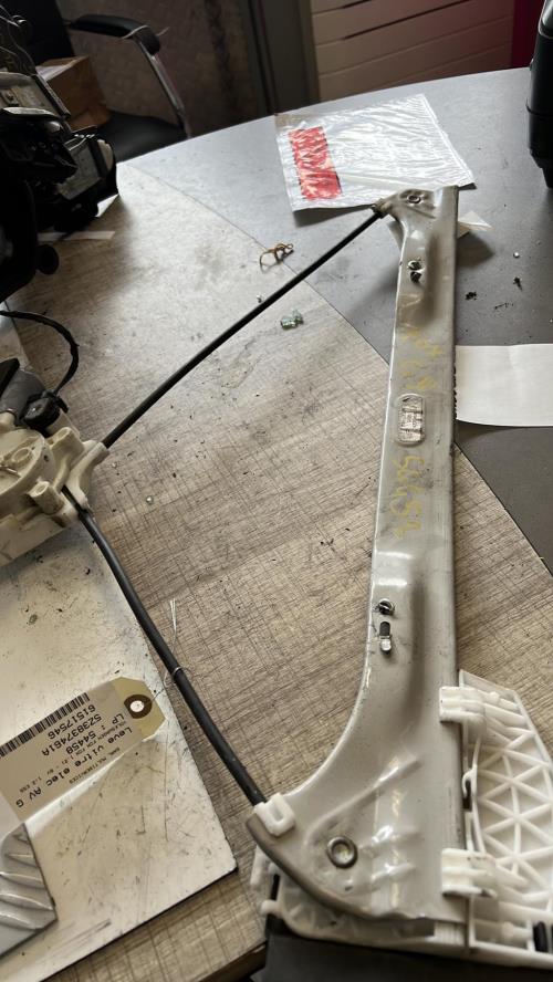 Leve vitre electrique avant gauche VOLKSWAGEN FOX ESS image 1
