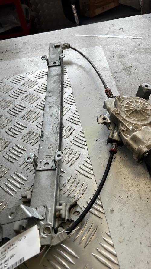 Leve vitre electrique avant droit NISSAN MICRA 3 PHASE 3 Essence image 1