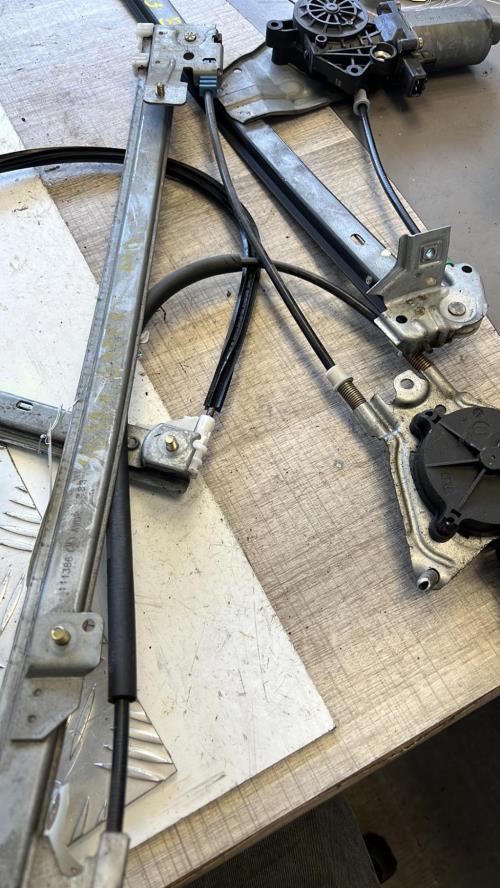 Leve vitre electrique avant droit PEUGEOT EXPERT 1 PHASE 2 Diesel image 1