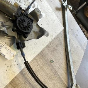 Leve vitre electrique avant gauche FORD TOURNEO CONNECT 1 PHASE 2 Diesel image 1