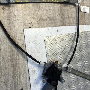 Leve vitre electrique avant droit RENAULT CLIO 2 PHASE 2 Diesel image 1