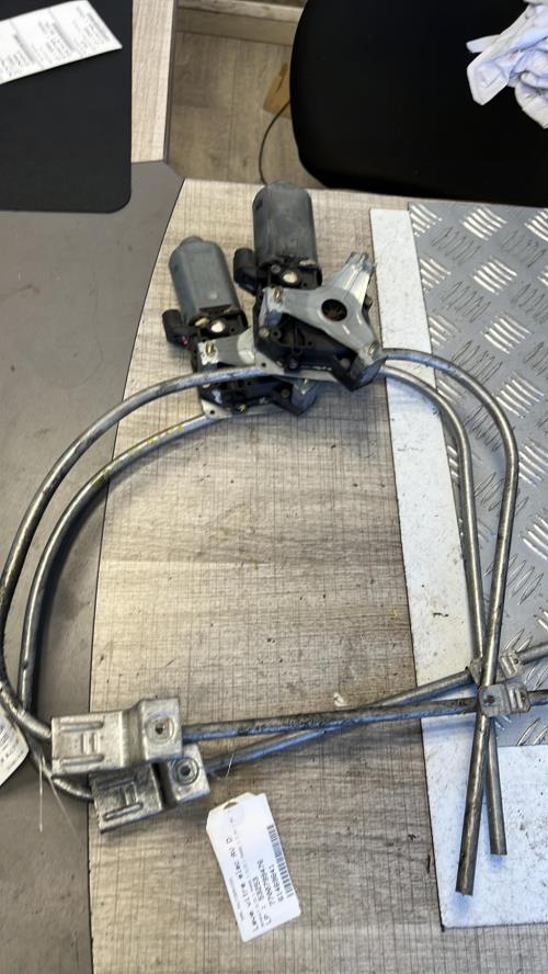 Leve vitre electrique avant droit RENAULT CLIO 1 PHASE 1 ESS image 1