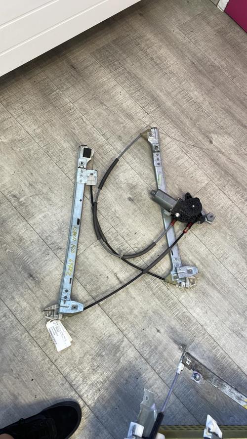 Leve vitre electrique avant droit CITROEN XSARA PHASE 1 ESS image 1