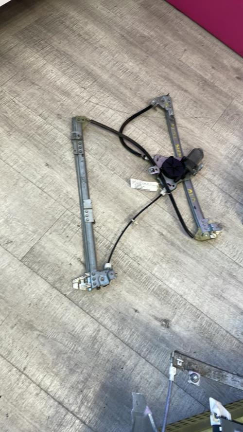 Leve vitre electrique avant droit CITROEN XSARA PHASE 2 BREAK ESS image 1