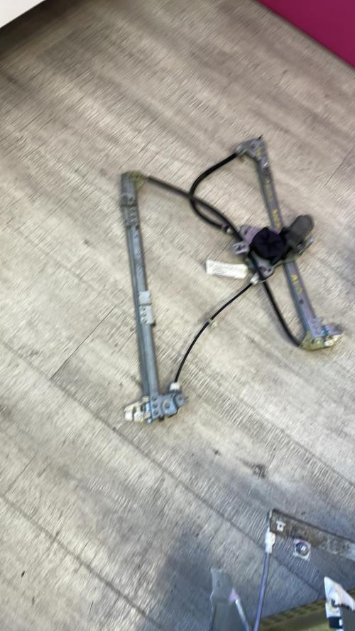 Leve vitre electrique avant droit CITROEN XSARA PHASE 2 BREAK ESS image 2