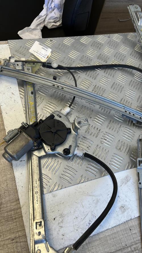 Leve vitre electrique avant droit CITROEN XSARA PHASE 1 Diesel image 1