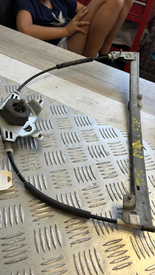 Leve vitre mecanique avant droit CITROEN ZX PHASE 1 Diesel image 1
