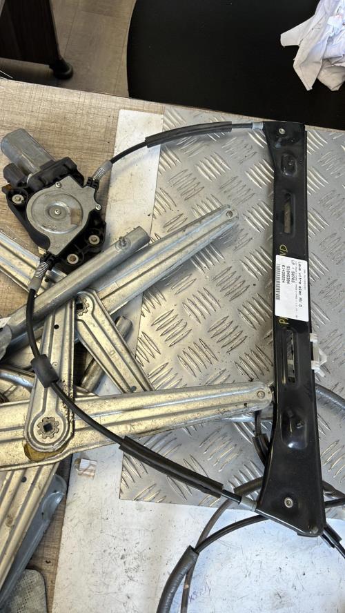 Leve vitre electrique avant droit FIAT PANDA 2 PHASE 1 Diesel image 1