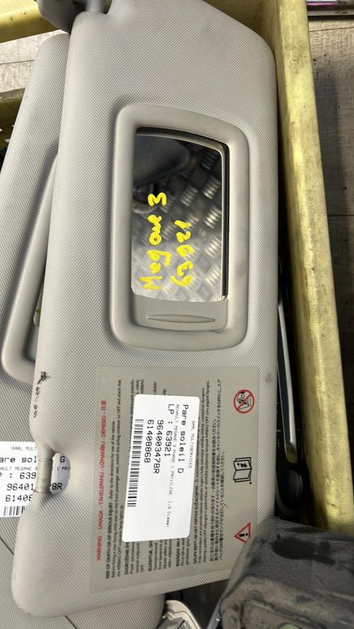 Pare soleil droit RENAULT MEGANE 3 PHASE 1 Diesel image 1