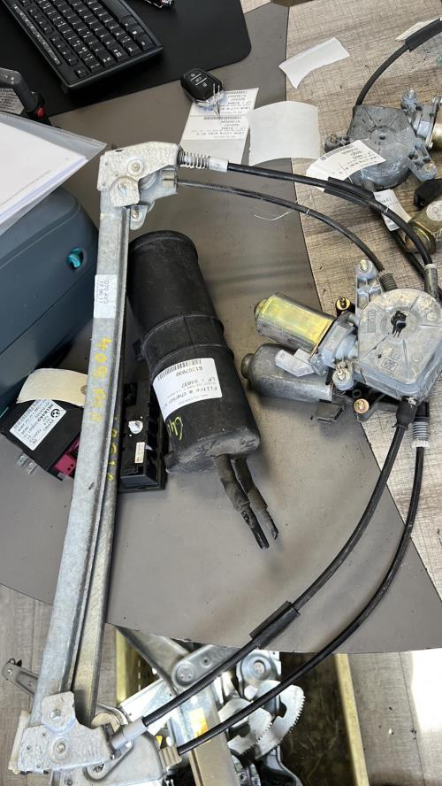 Leve vitre electrique avant droit PEUGEOT 405 PHASE 1 Diesel image 1