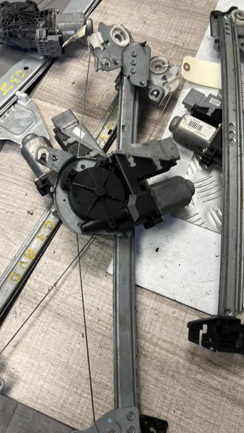 Leve vitre electrique avant gauche CITROEN C3 1 PHASE 1 ESS image 1