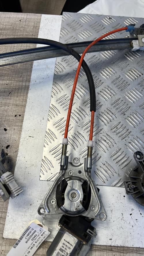 Leve vitre electrique avant droit CITROEN SAXO PHASE 2 ESS image 1