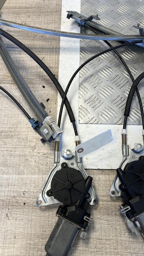 Leve vitre electrique avant droit CITROEN SAXO PHASE 2 ESS image 1