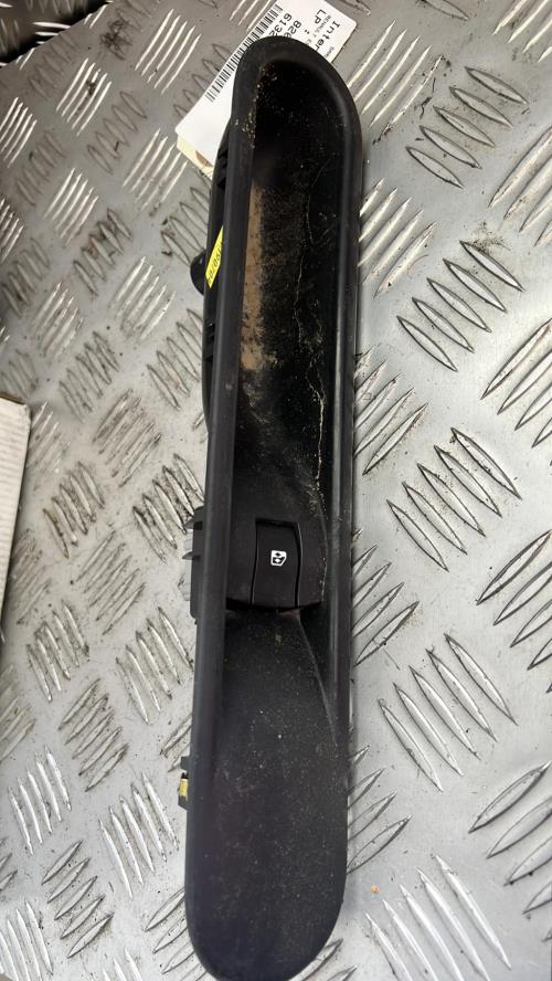 Interrupteur de leve vitre avant droit RENAULT ESPACE 4 PHASE 2 Diesel image 1