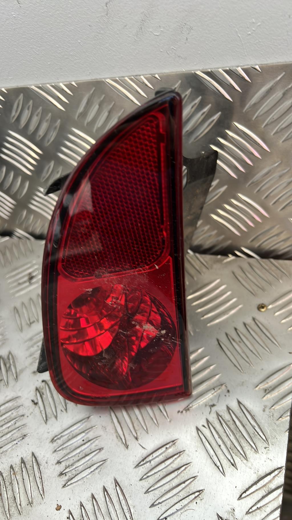 Feu arriere secondaire droit (feux) RENAULT ESPACE 4 PHASE 2 Diesel image 1