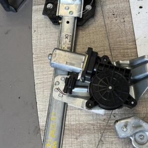 Leve vitre electrique avant gauche DACIA SANDERO 2 PHASE 1 Essence image 1