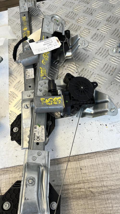Leve vitre electrique avant droit DACIA SANDERO 2 PHASE 1 Essence image 1