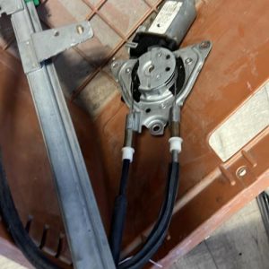 Leve vitre electrique avant gauche PEUGEOT 306 PHASE 1 Diesel image 1