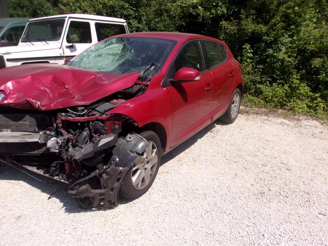 Vitre avant droit RENAULT MEGANE 3 PHASE 2 Diesel image 2