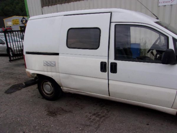 Vitre avant droit NISSAN MICRA 3 PHASE 3 Essence image 2