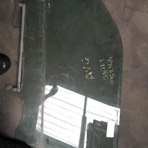 Vitre avant gauche SUZUKI SWIFT 3 Diesel image 1