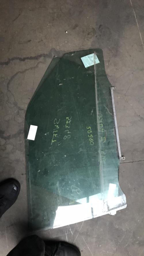 Vitre avant droit SUZUKI SWIFT 3 Diesel image 1