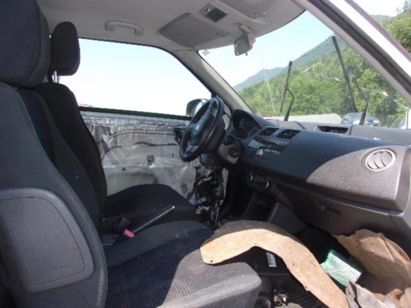 Vitre avant droit SUZUKI SWIFT 3 Diesel image 2