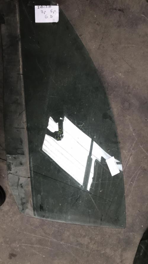 Vitre avant droit SEAT IBIZA 4 PHASE 1 Diesel image 1
