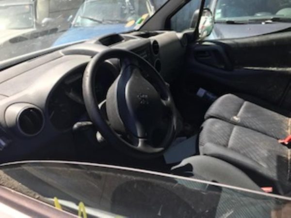 Vitre avant gauche PEUGEOT PARTNER 2 PHASE 1 Diesel image 3