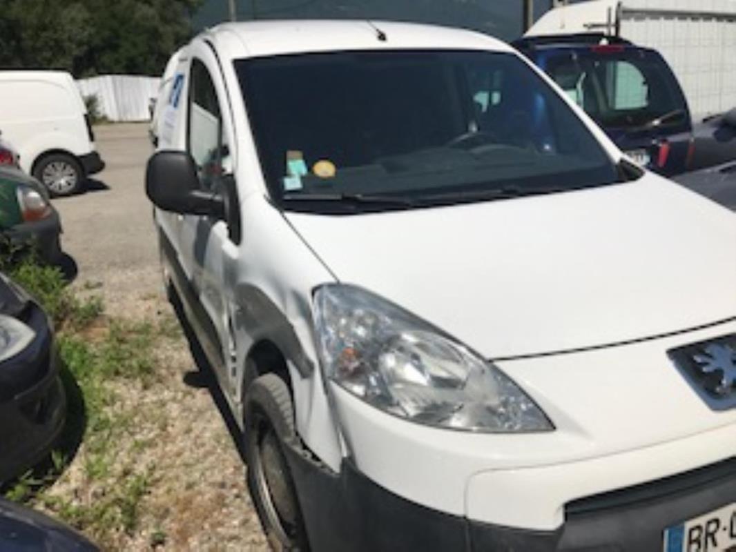 Vitre avant gauche PEUGEOT PARTNER 2 PHASE 1 Diesel image 5