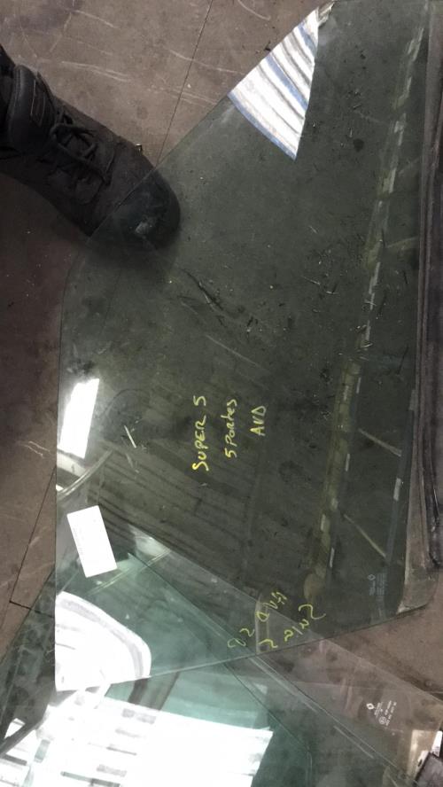 Vitre avant droit RENAULT SUPER 5 Diesel image 2